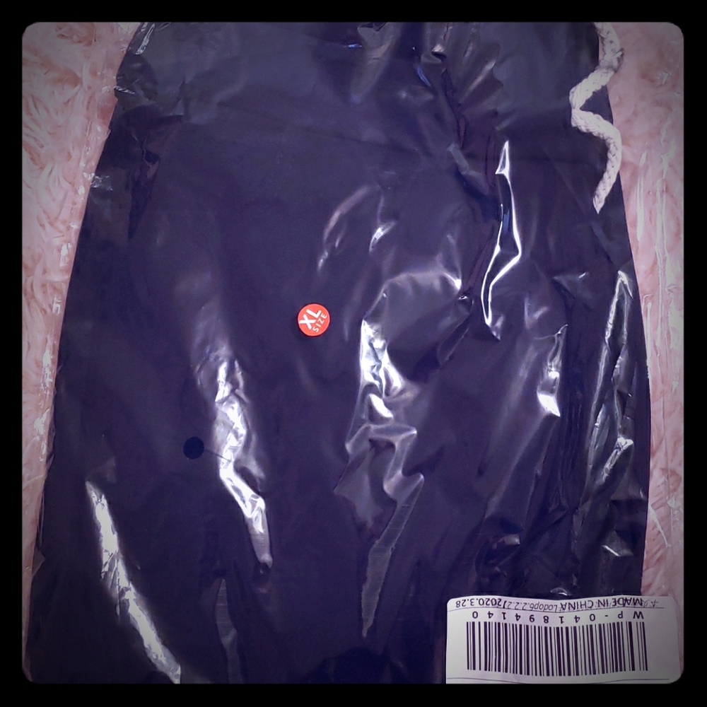 Navy blue stretch pants with cargo like pockets